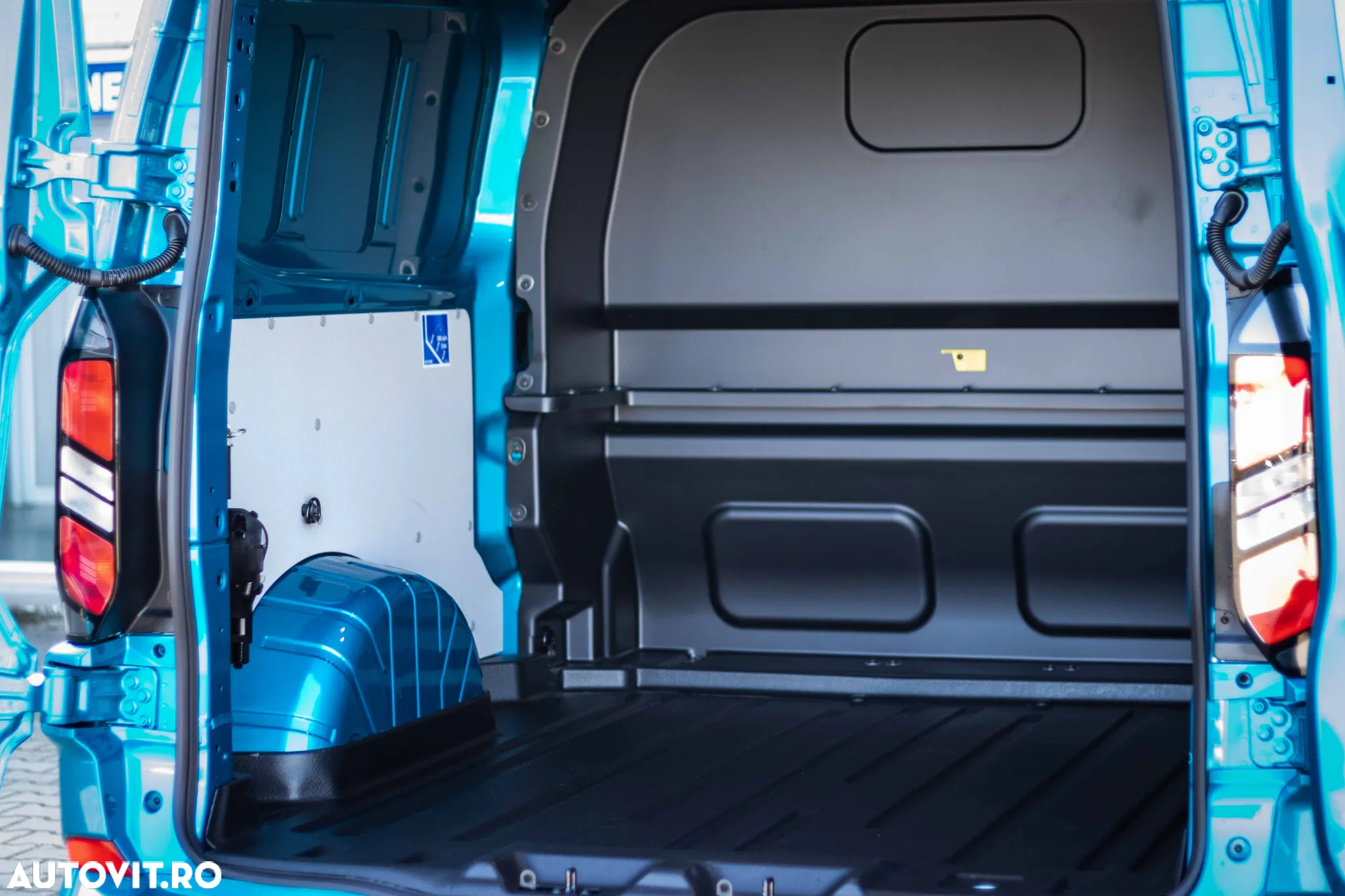 Ford Transit Custom DCIV 320L 2.0 EcoBlue 136 CP 8AT L2H1 FWD Limited - 33