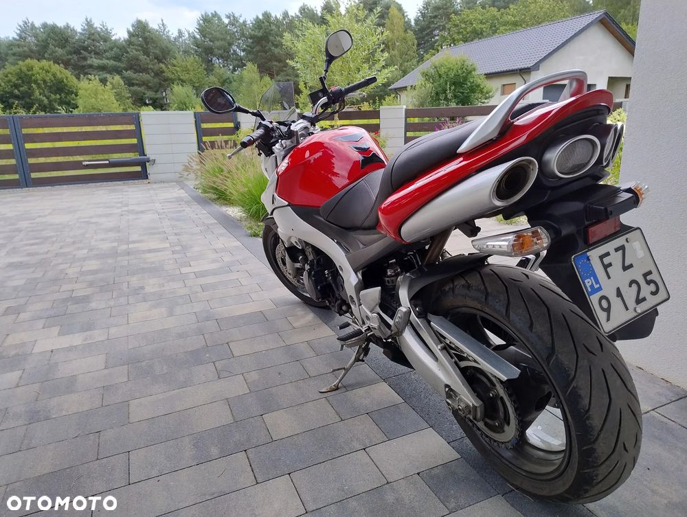 Suzuki GSR - 5