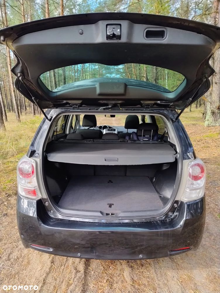 Toyota Verso 1.8 Prestige EU5 - 12