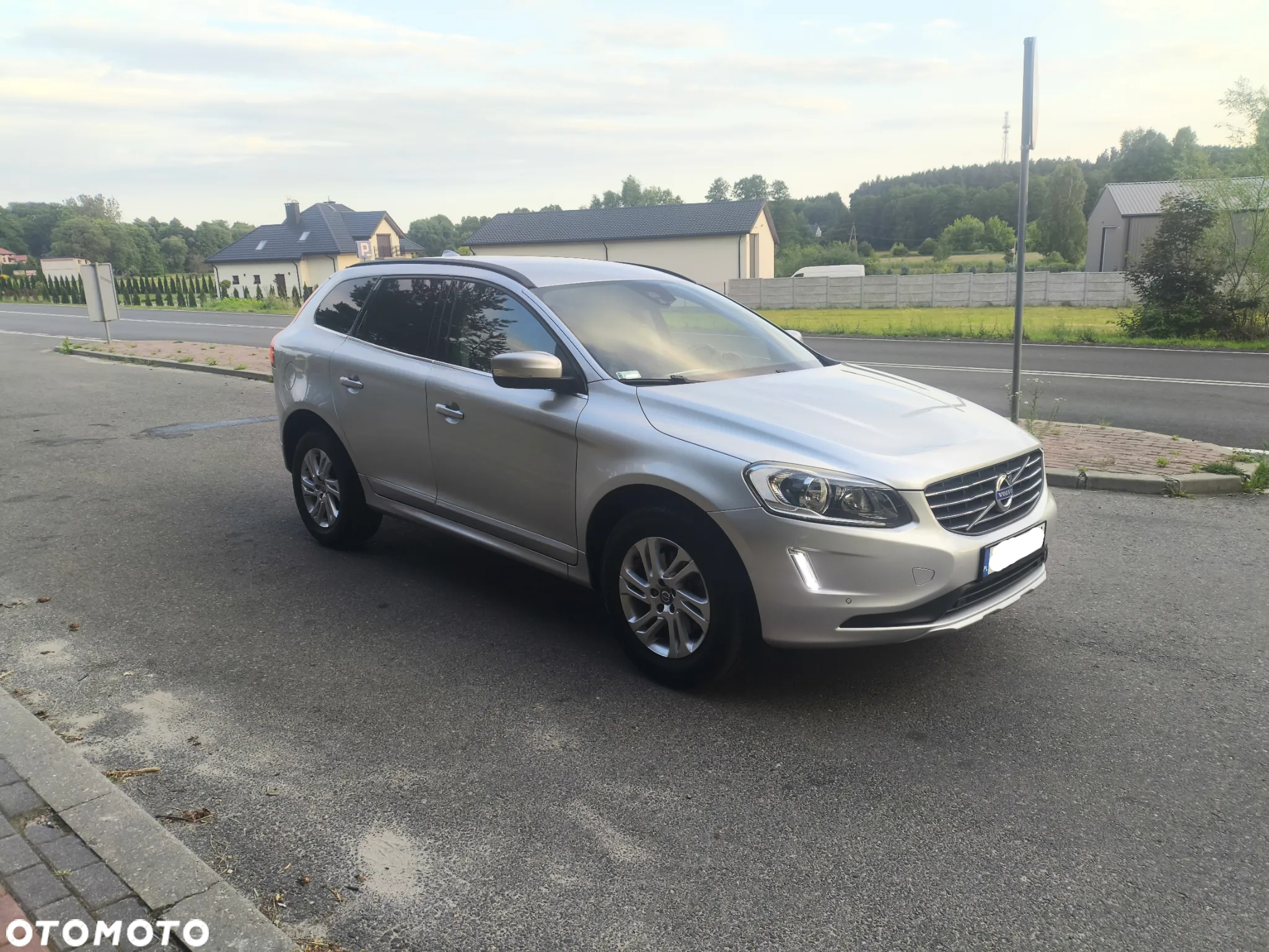 Volvo XC 60 D4 Drive-E Momentum - 3