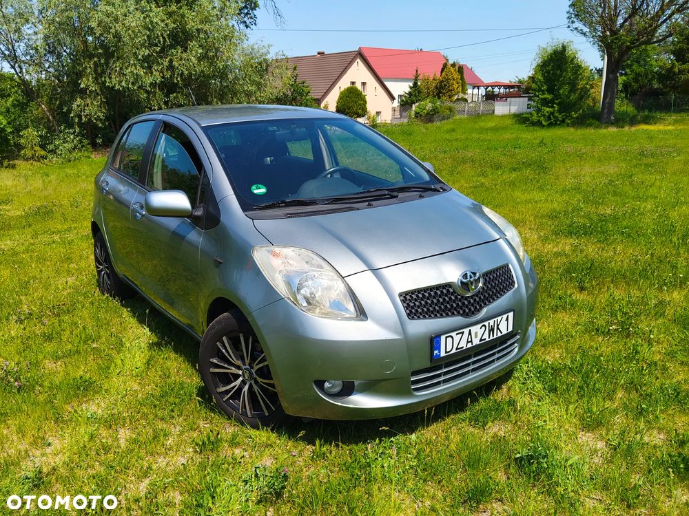Toyota Yaris 1.3 Luna Premium - 10