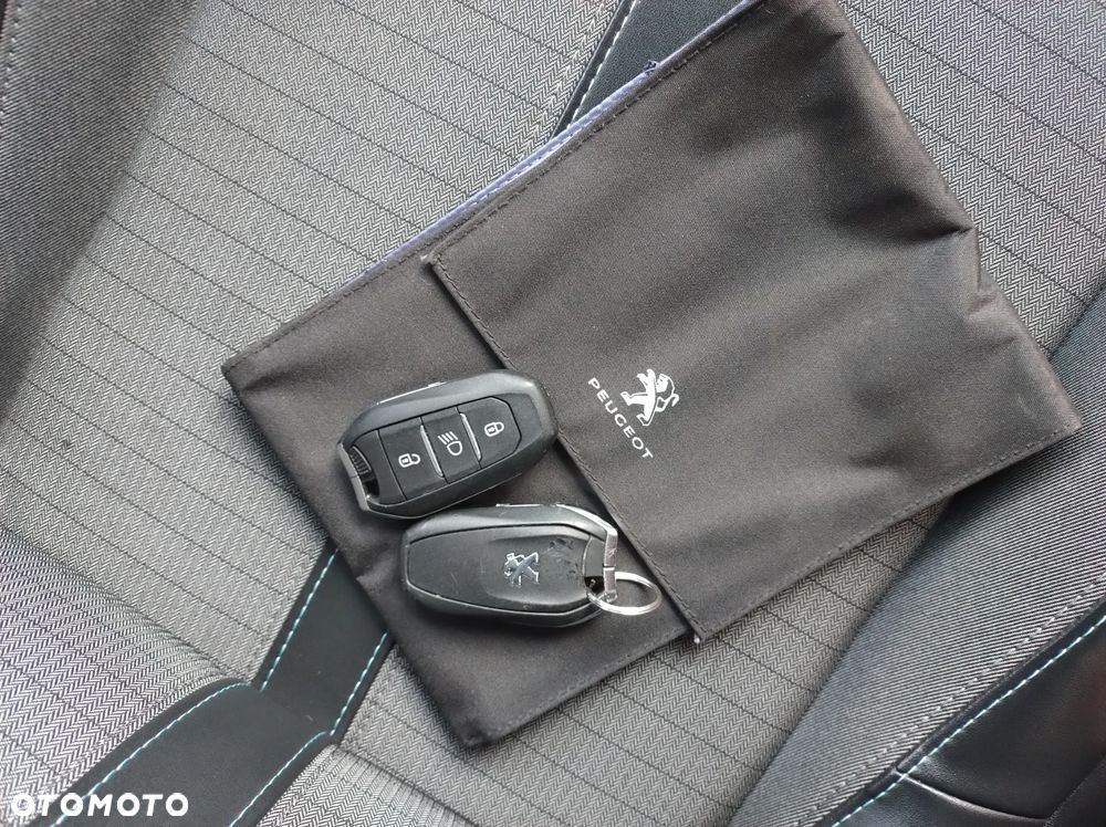 Peugeot 208 Elektromotor 136 Allure Pack - 18