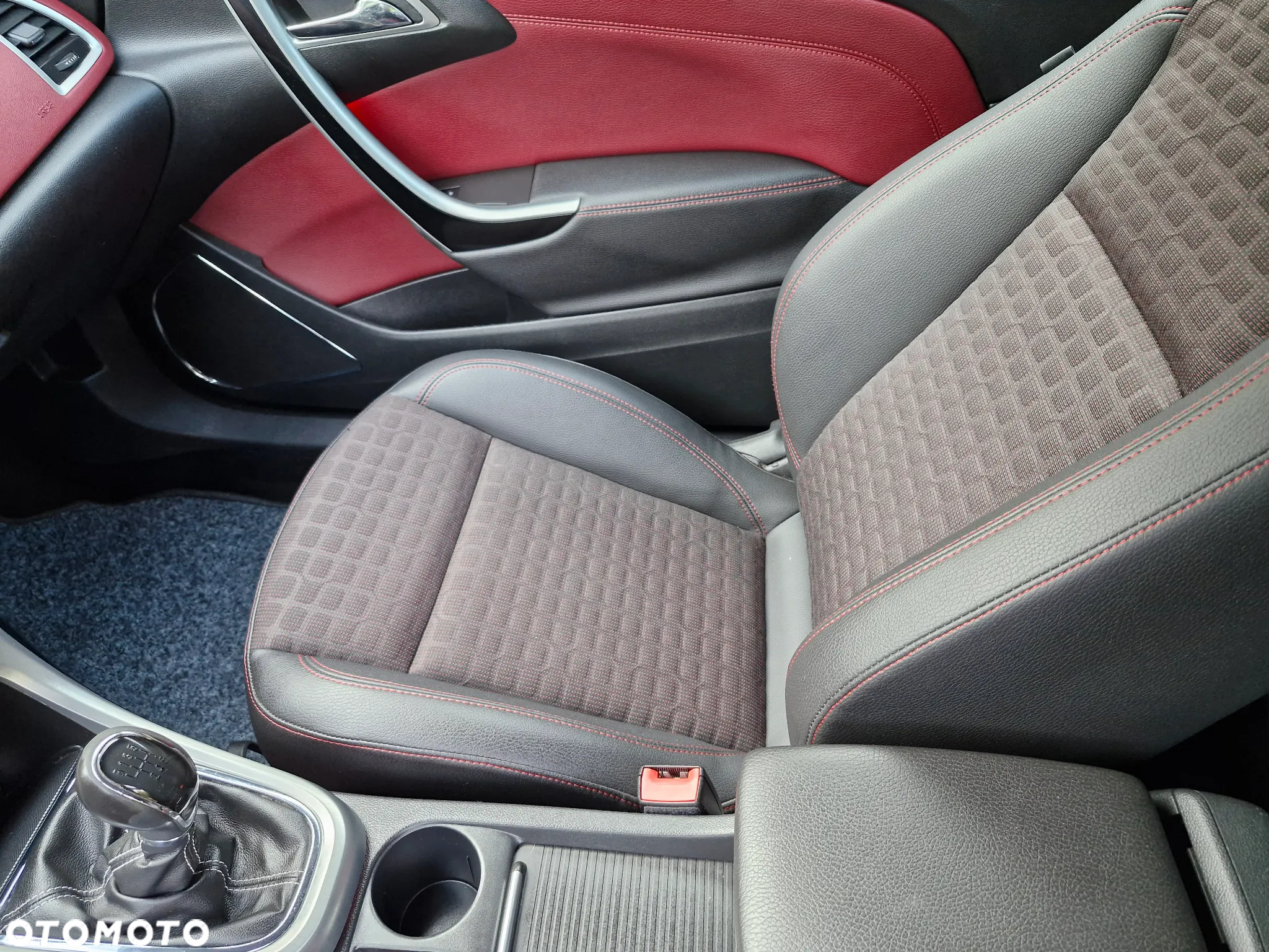 Opel Astra GTC 1.4 Turbo Innovation - 13