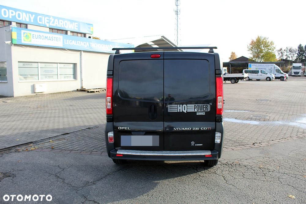 Opel Vivaro - 8