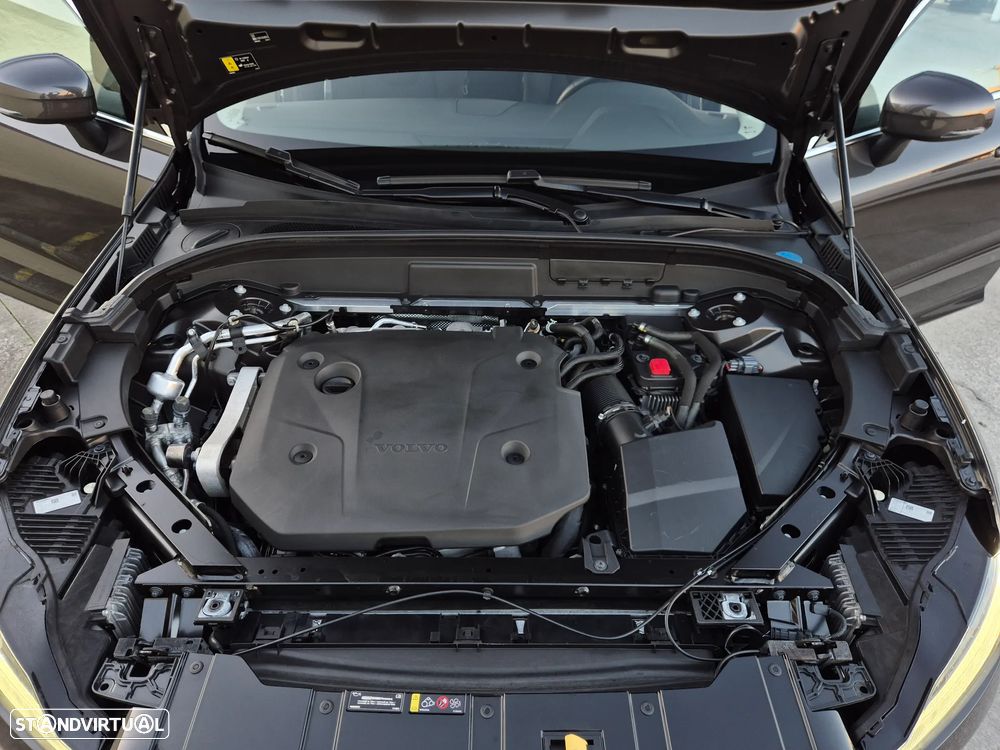 Volvo XC 60 2.0 B4 Momentum Plus - 37