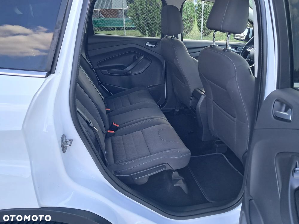 Ford Kuga 2.0 TDCi 2x4 Titanium - 22