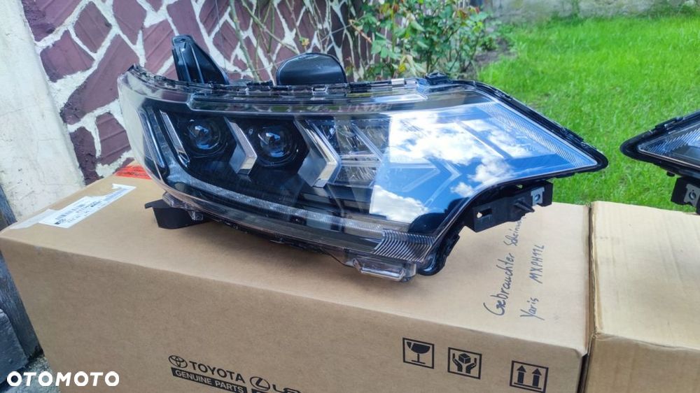 Outlander Lift 19-22 Lampa Przód FULL LED Prawa EU Oryginał - 2