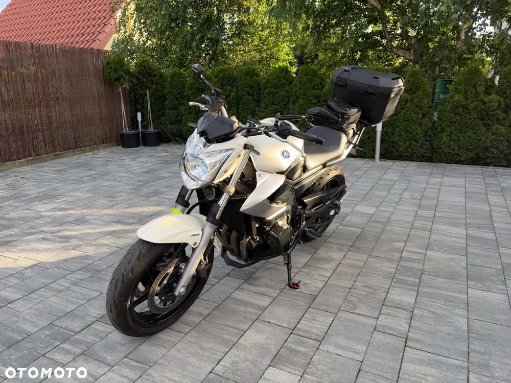 Yamaha XJ - 2