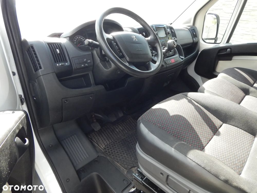 Peugeot Boxer_7-Osobowy_Max-rama_skrzynia_paka - 13