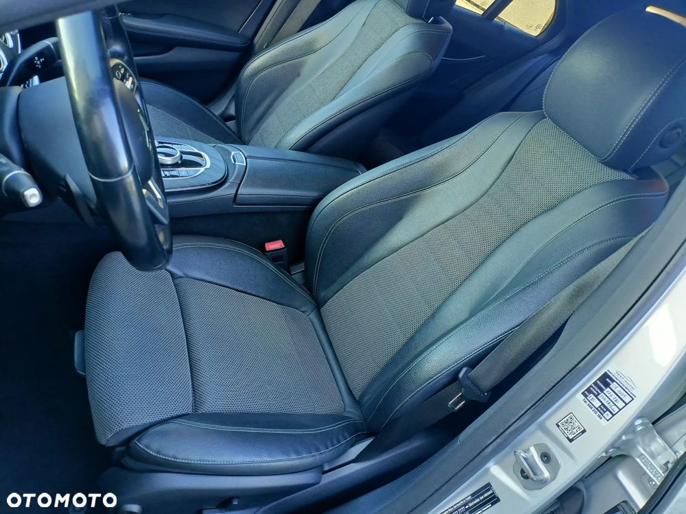 Mercedes-Benz Klasa E 220 d 9G-TRONIC - 33