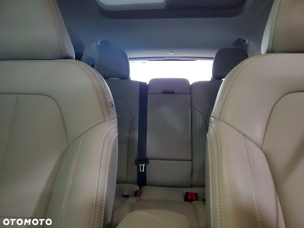 Volvo XC 40 B5 AWD Ultimate Dark - 12