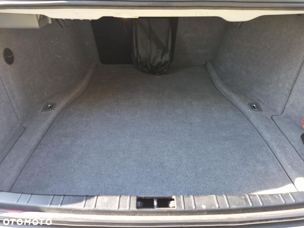 BMW Seria 7 750i - 17