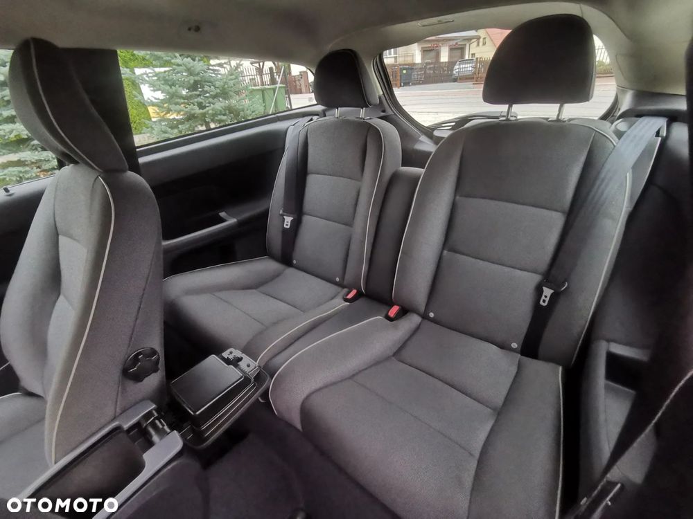 Volvo C30 D2 R-Design - 9