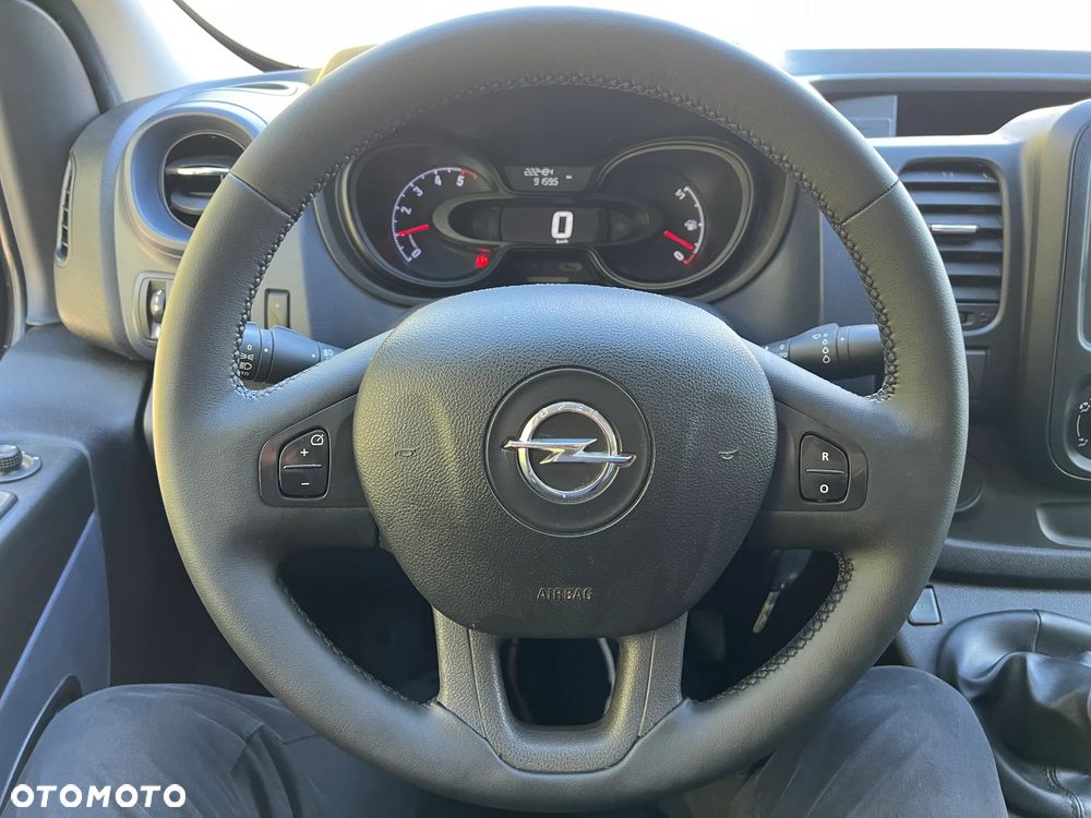 Opel Vivaro - 22