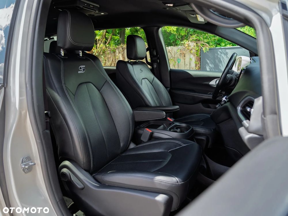 Chrysler Pacifica - 10