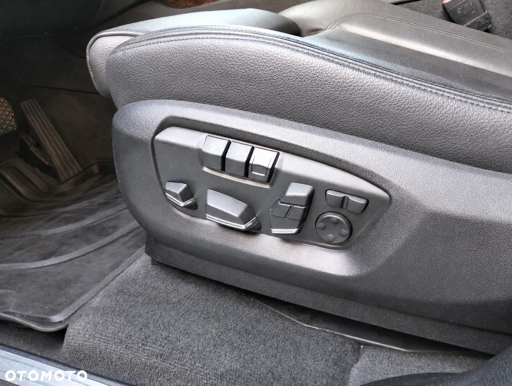 BMW X5 xDrive50i - 11