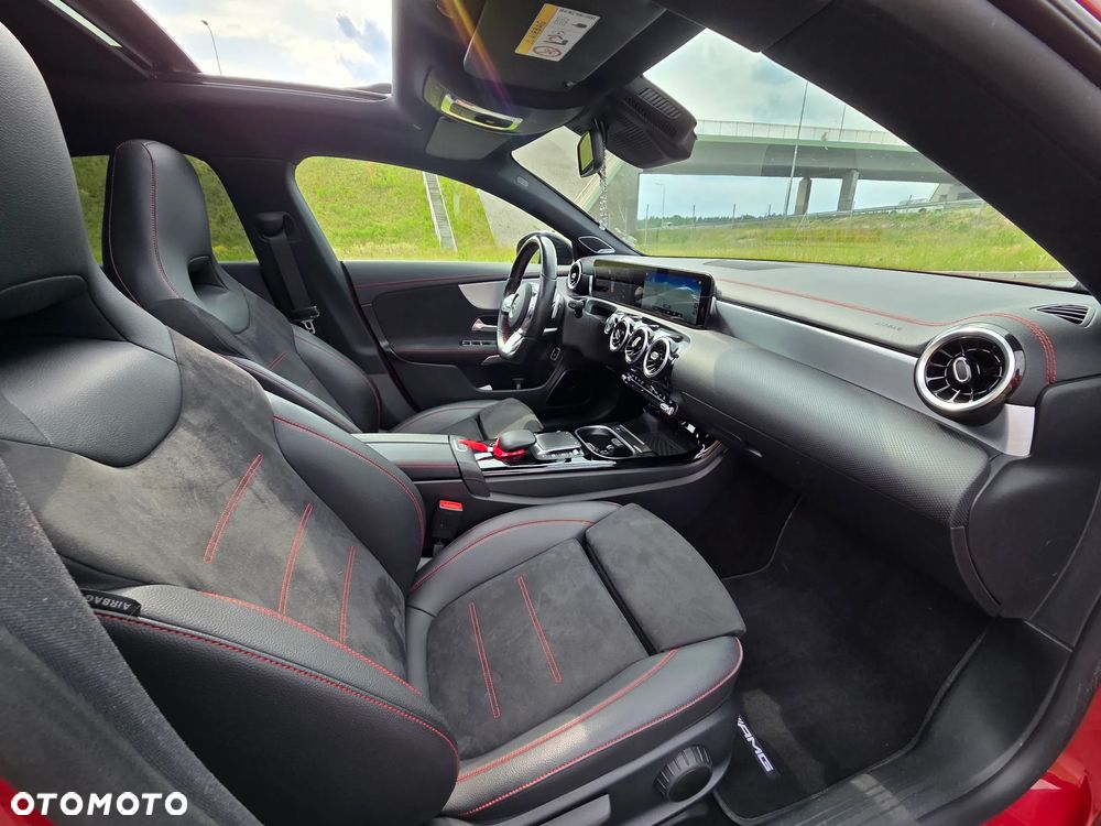 Mercedes-Benz CLA 250 e 8G-DCT AMG Line - 13