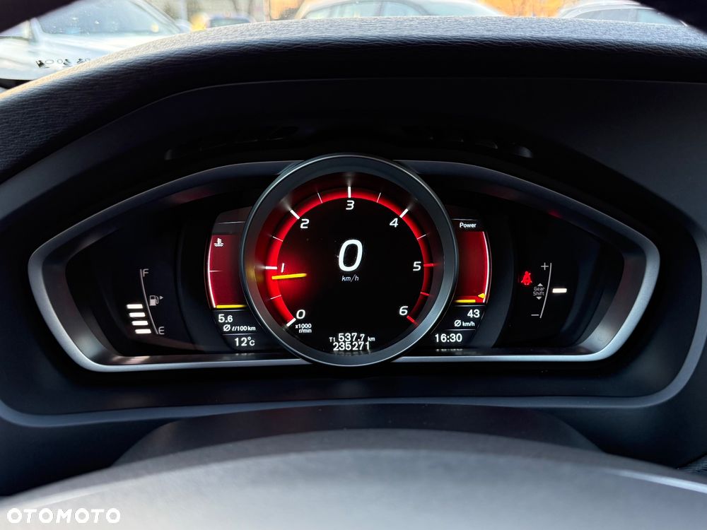 Volvo V40 D4 Drive-E Momentum - 27