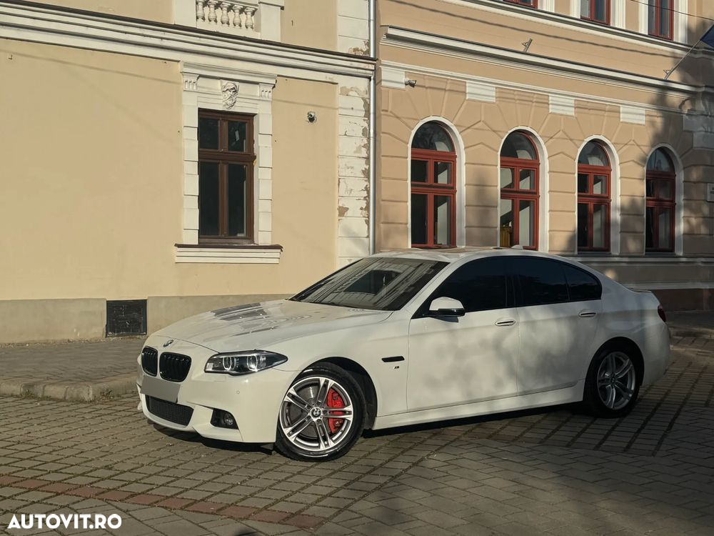 BMW Seria 5 530d xDrive - 14