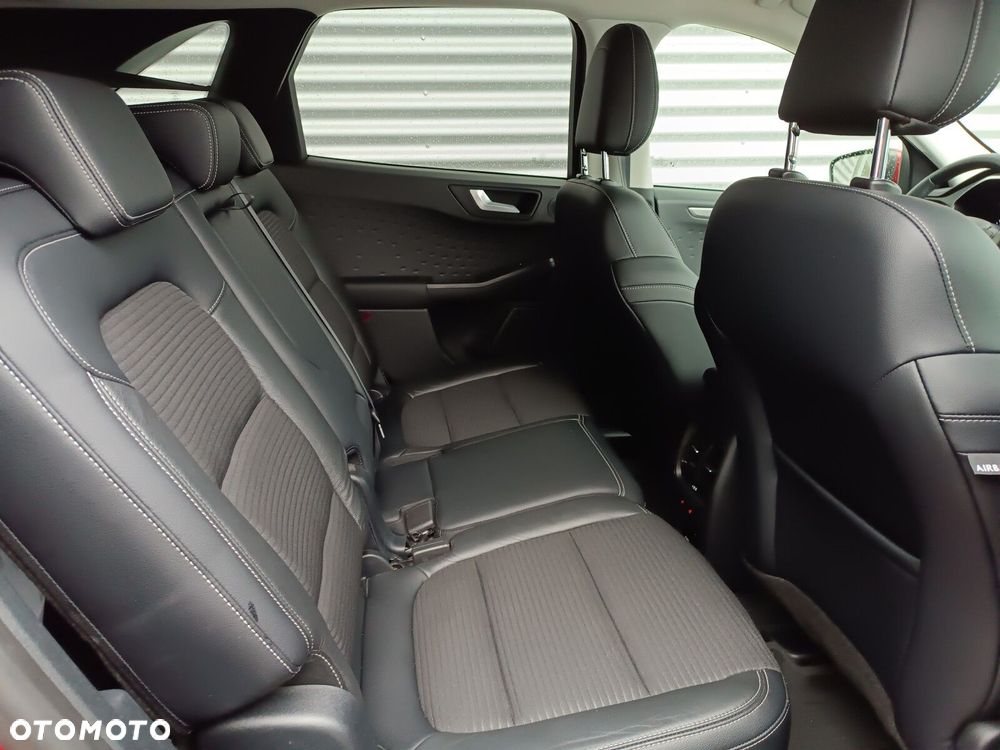 Ford Kuga 2.0 TDCi FWD Titanium - 37