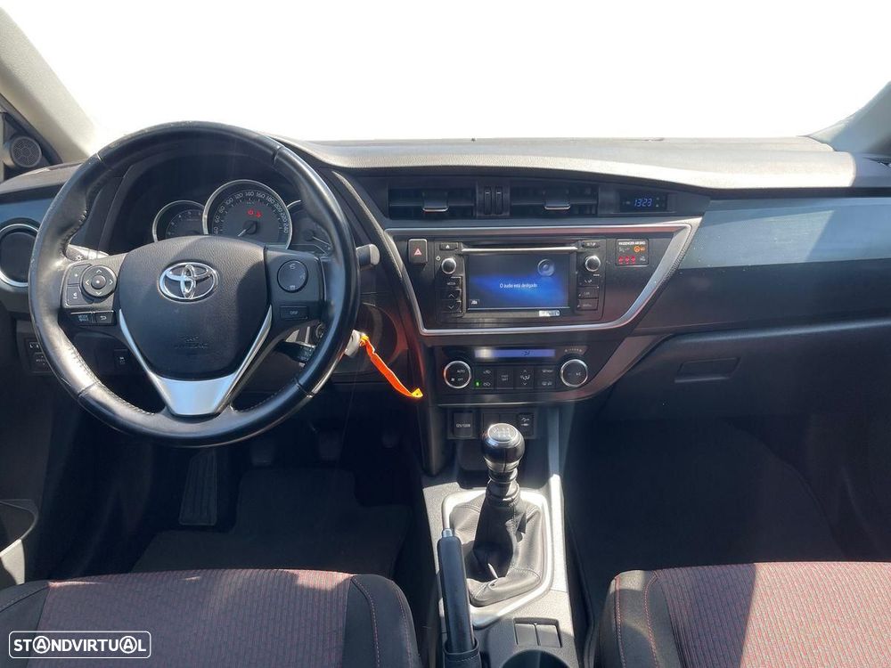 Toyota Auris 1.4 D-4D Comfort+Pack Sport - 8