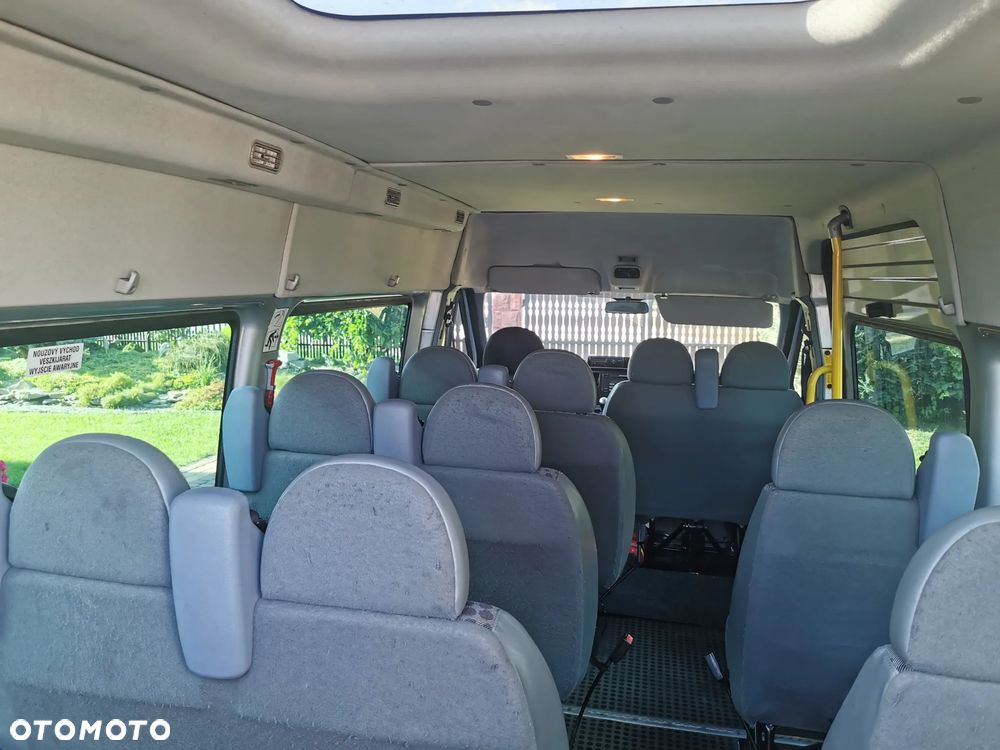 Ford Transit 350L Trend - 40