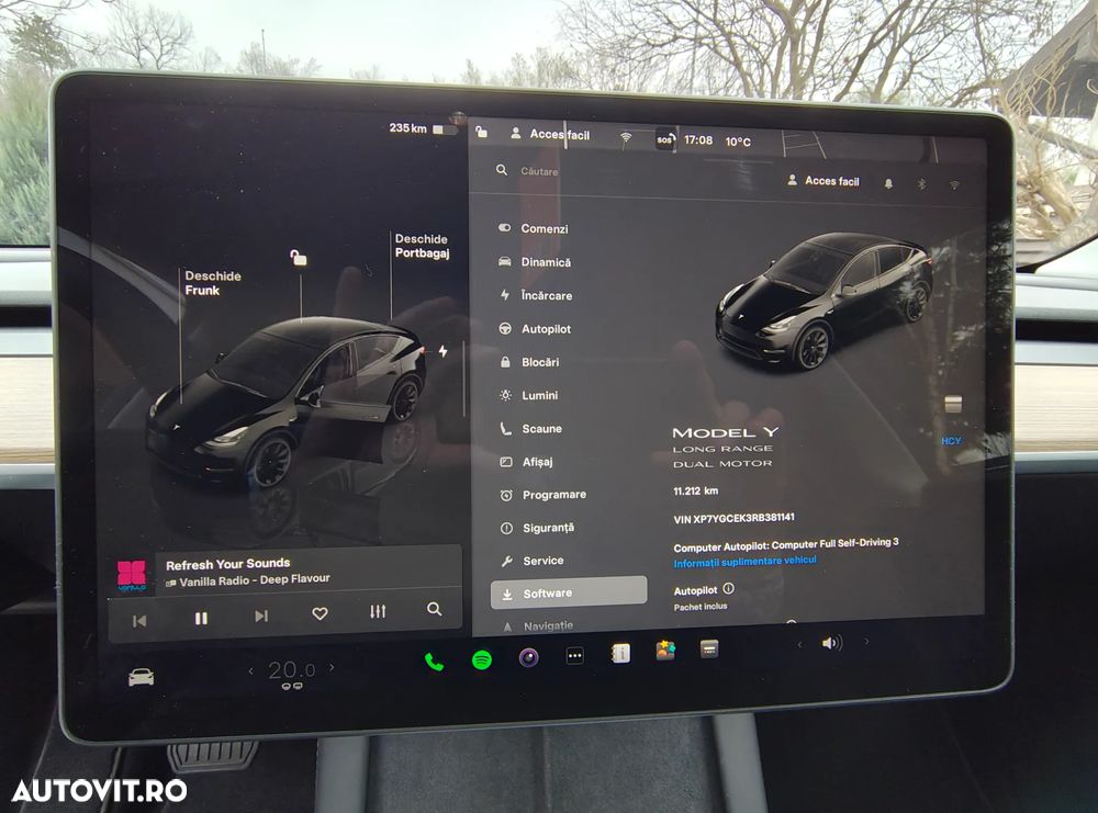Tesla Model Y Long Range Dual Motor AWD - 14