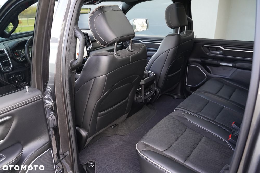 RAM 1500 Crew Cab Laramie - 32