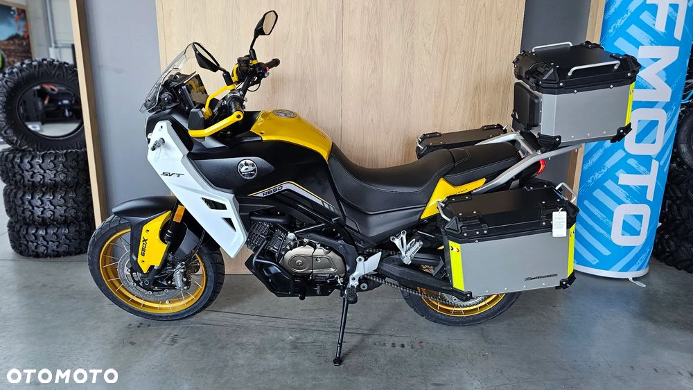 QJMOTOR SVT 650X - 2