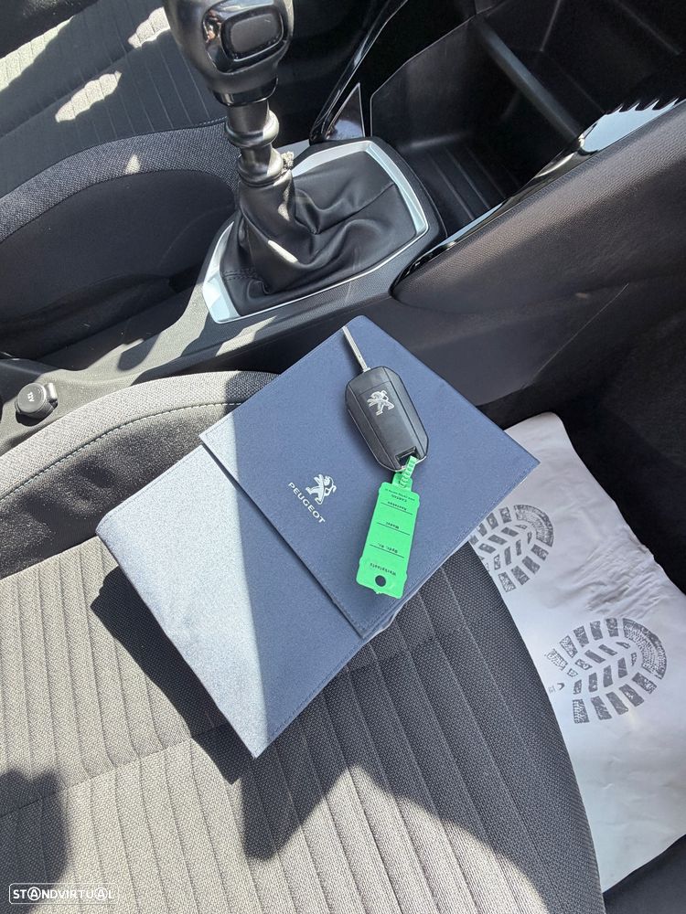 Peugeot 2008 BlueHDi 110 Allure - 24