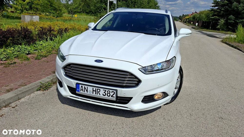 Ford Mondeo 2.0 TDCi STart-Stopp PowerShift-Aut Titanium - 4