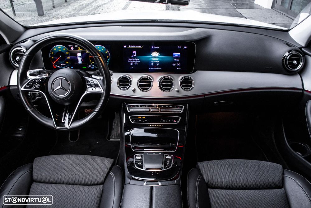 Mercedes-Benz E 300 de Avantgarde 4Matic - 37