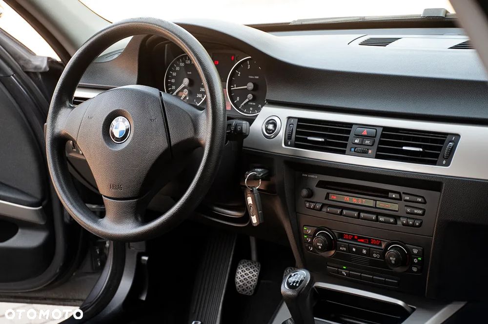 BMW Seria 3 - 27