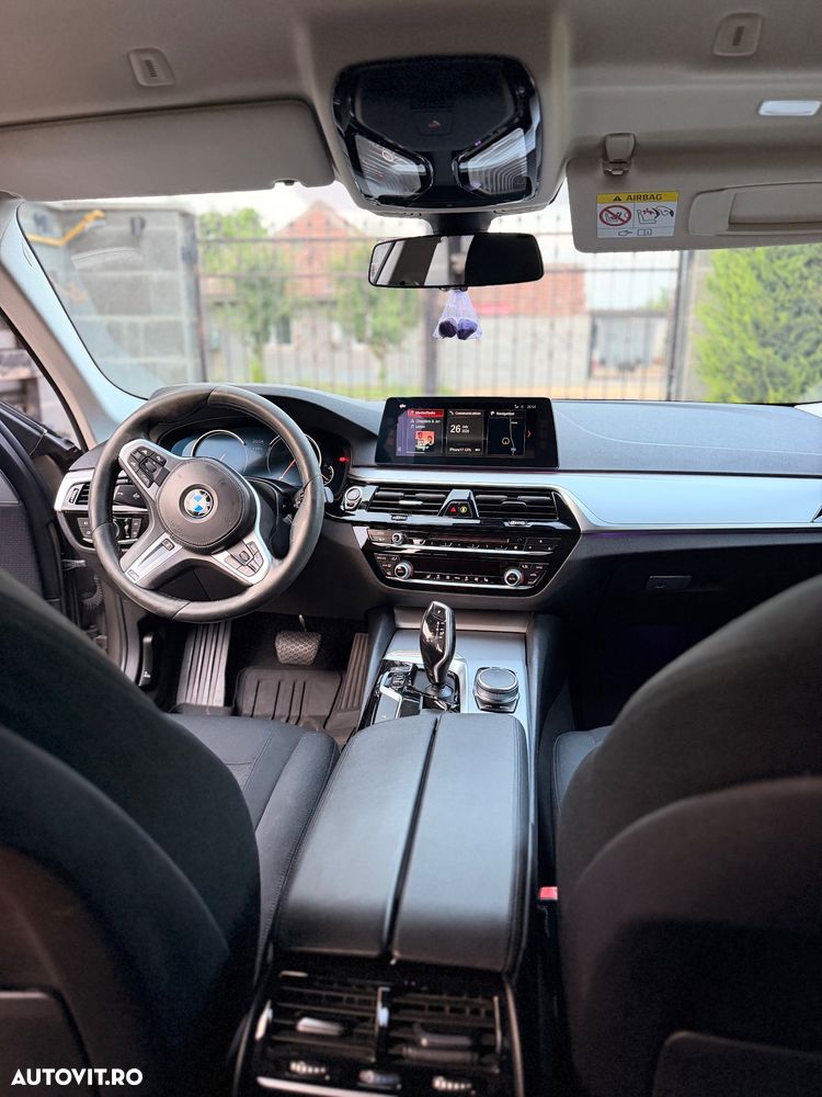 BMW Seria 5 520d AT - 10