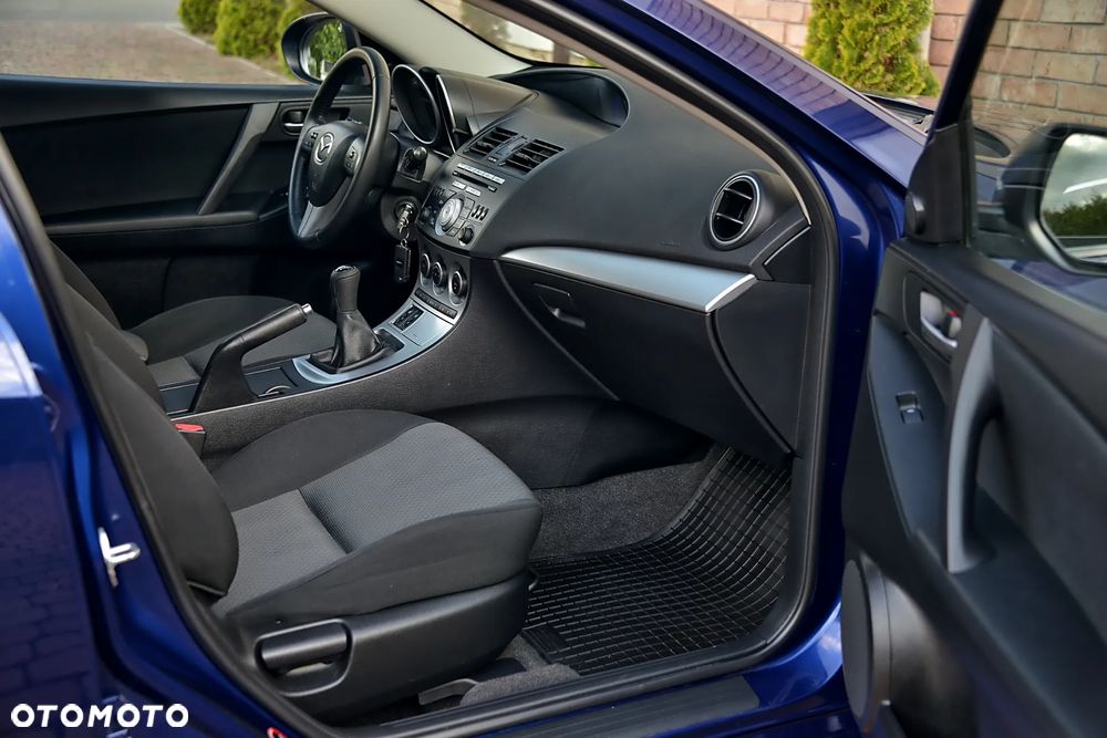 Mazda 3 1.6 Exclusive + - 26