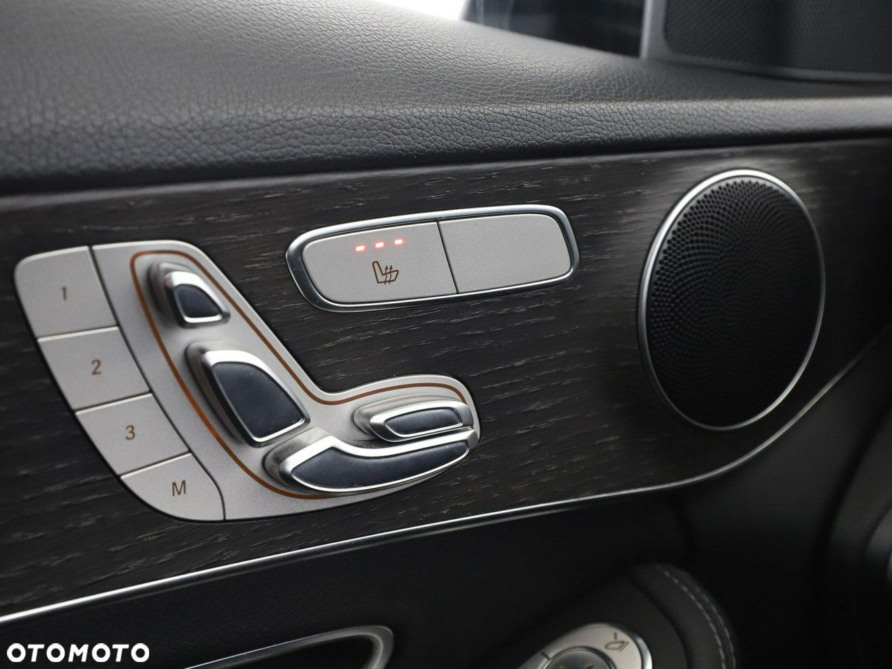 Mercedes-Benz Klasa C 300 d T 4Matic 9G-TRONIC AMG Line - 31