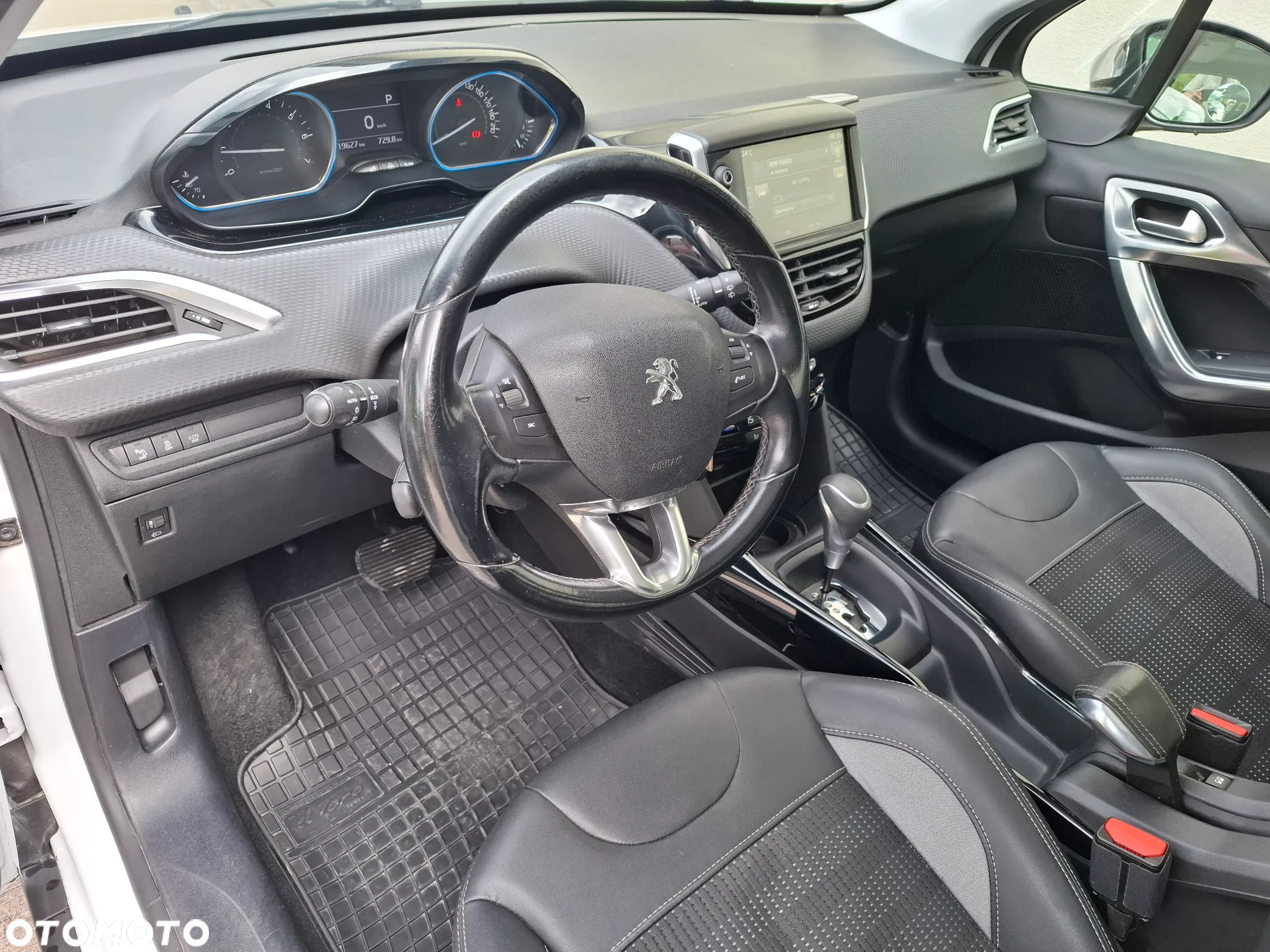 Peugeot 2008 1.2 Pure Tech Allure S&S EAT6 - 12