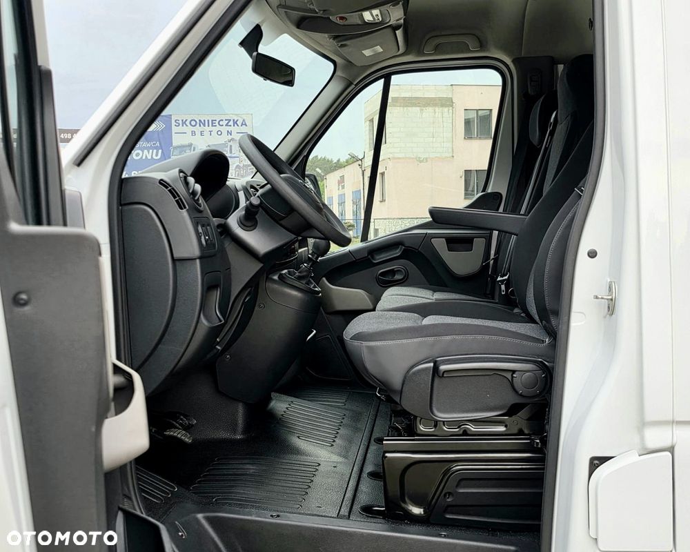 Nissan NV400 - 5