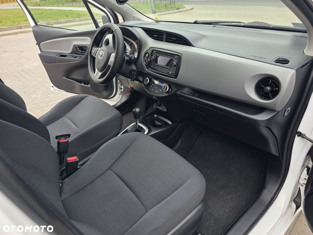 Toyota Yaris Hybrid 100 Active - 9