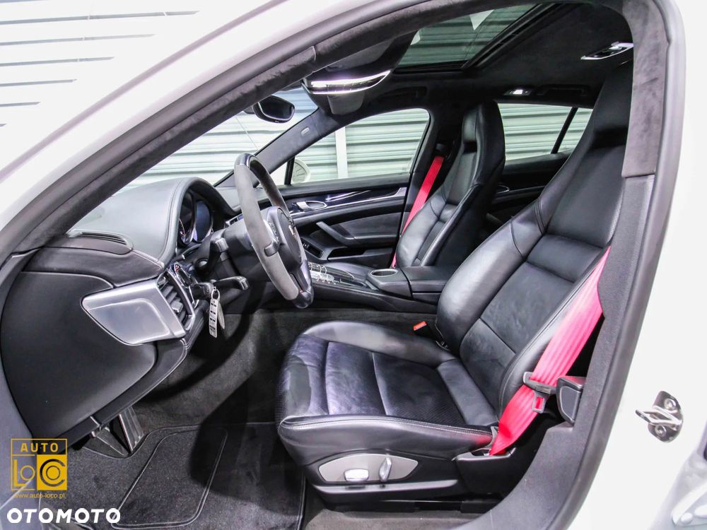 Porsche Panamera Platinum Edition - 12