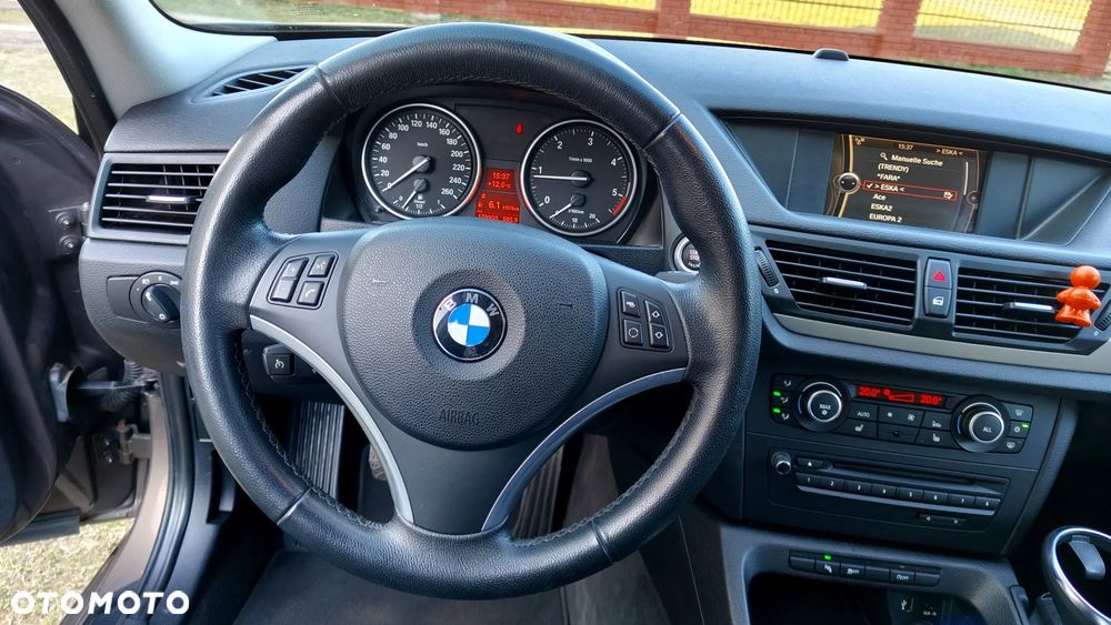 BMW X1 sDrive18d xLine - 19