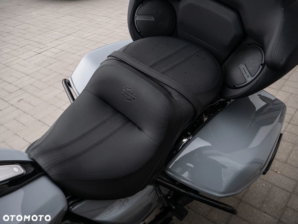 Harley-Davidson Touring Road Glide - 17