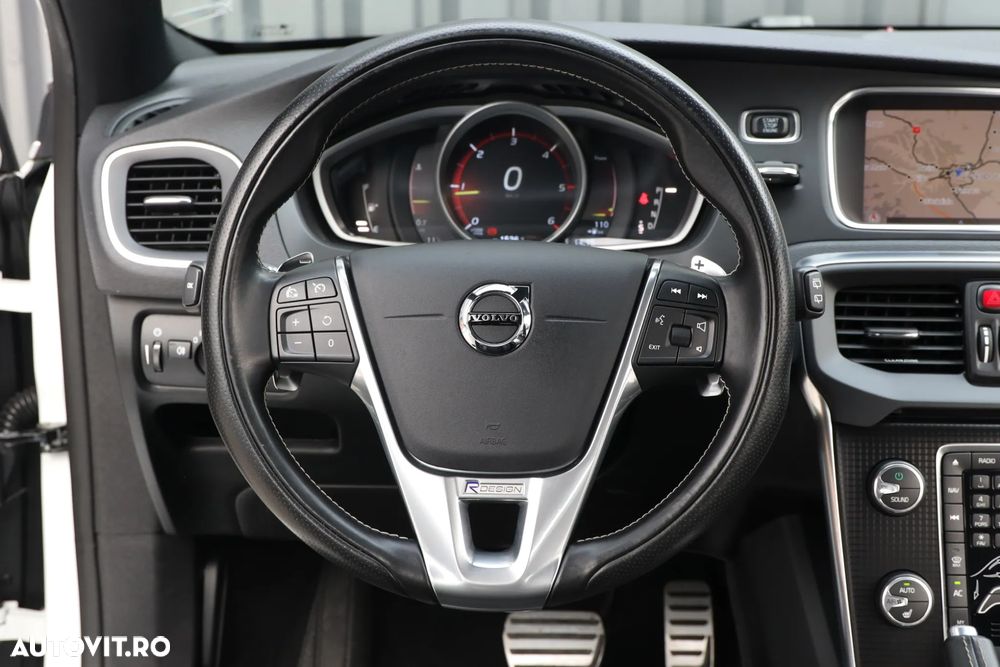 Volvo V40 D3 Geartronic RDesign - 12