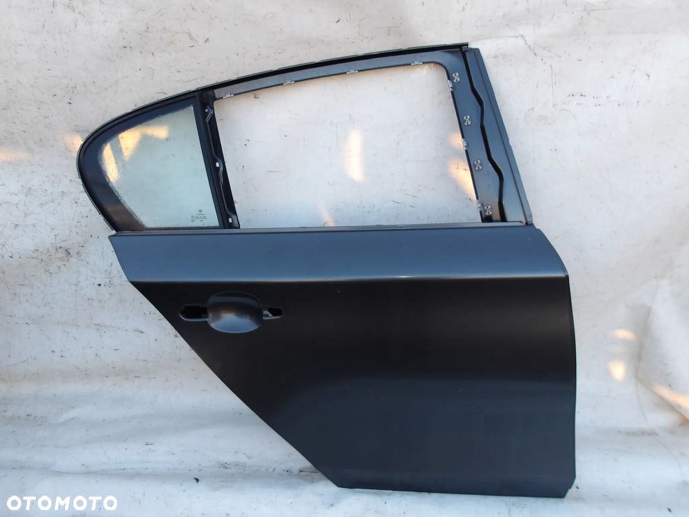 DRZWI PRAWE TYŁ TYLNE BMW E87 SPARKLING GRAPHITE PIERWSZY LAKIER  W437 F-VAT - 1