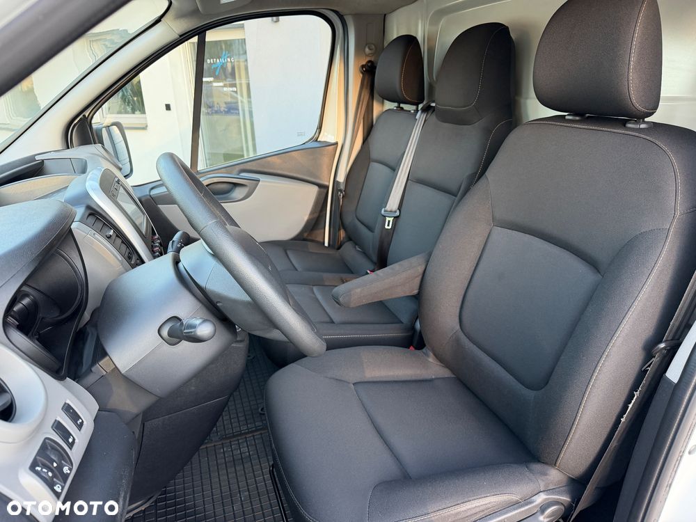 Renault Trafic - 13