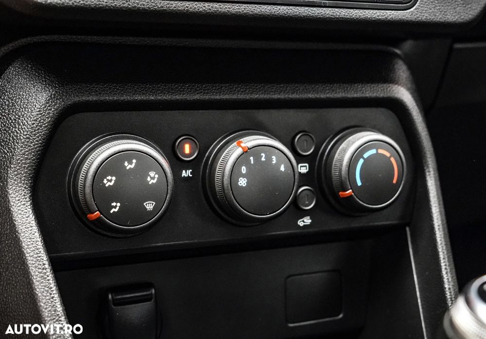 Dacia Logan TCe 90 Essential - 19