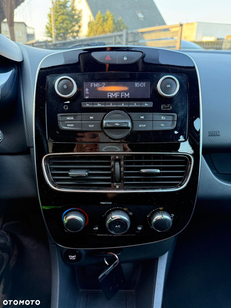 Renault Clio - 11