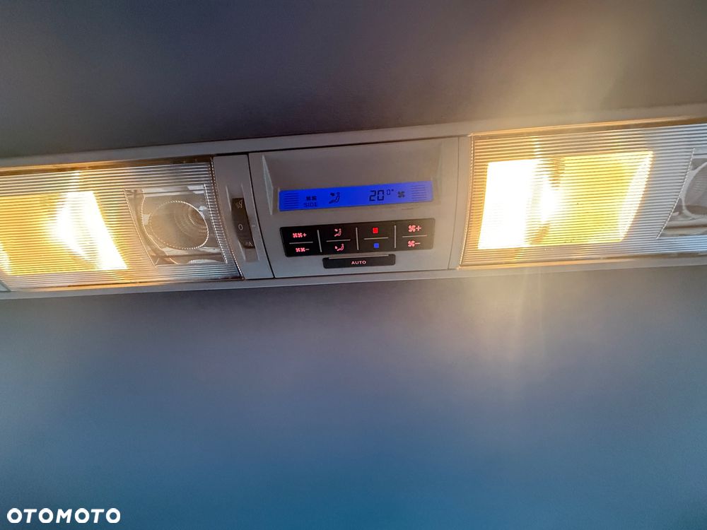 Volkswagen Multivan - 10