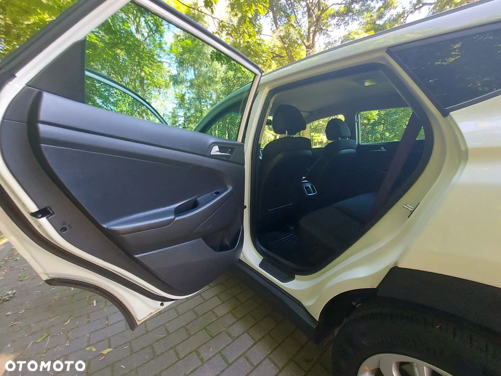Hyundai Tucson 1.6 GDI BlueDrive Design 2WD - 35