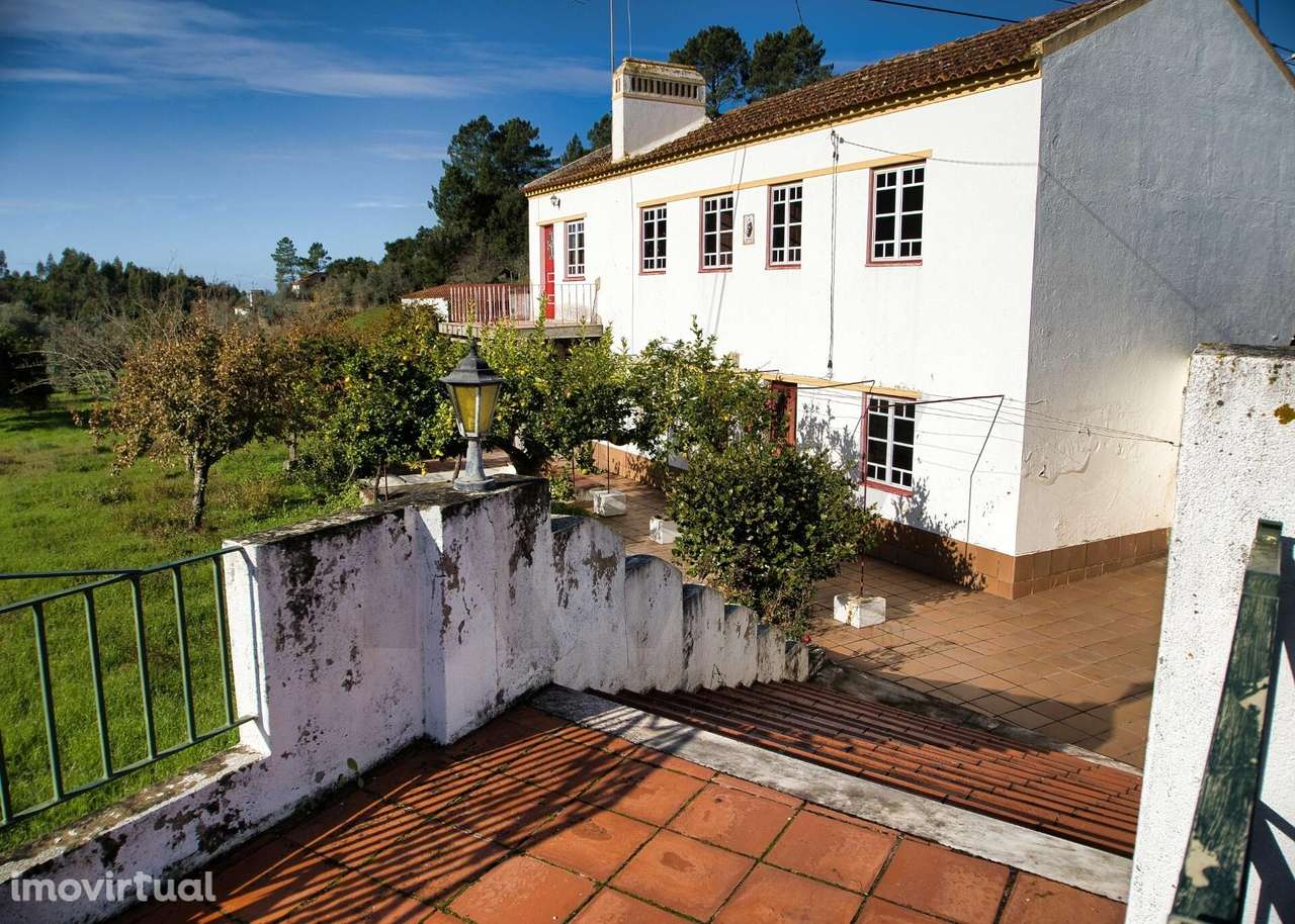 Moradia com 5 quartos e terreno de 2.520 m2 em Mouriscas – Abrantes - Grande imagem: 4/47